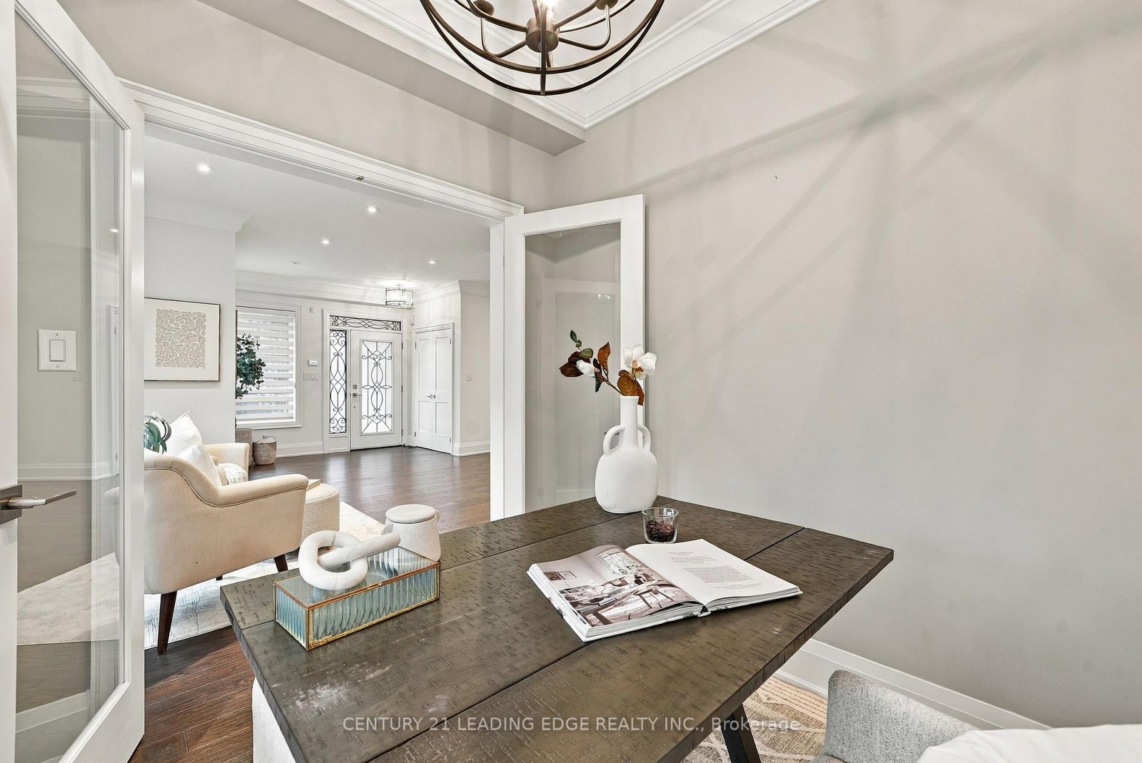 301 Fiddlers Court • Pickering, ON photo 4