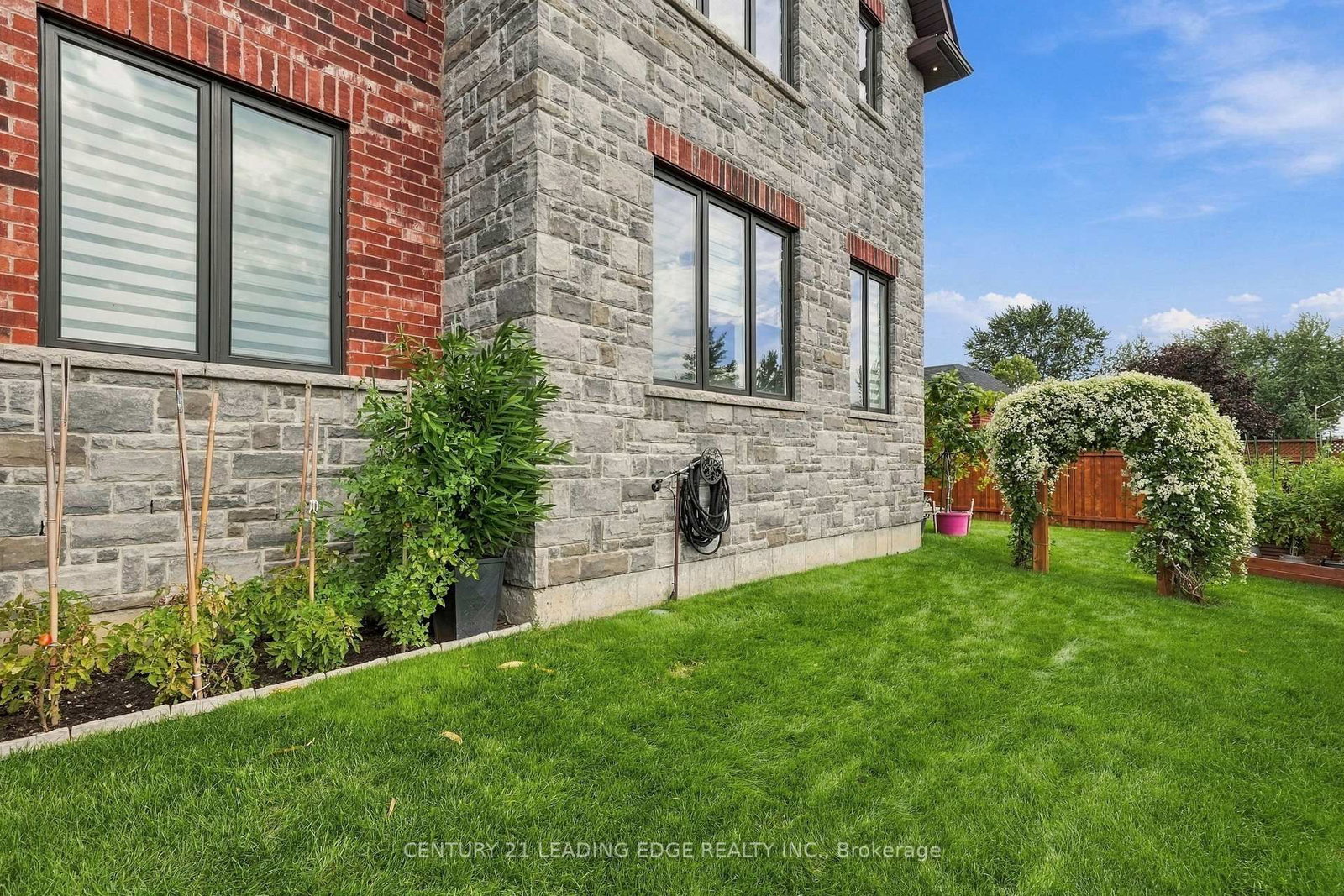 301 Fiddlers Court • Pickering, ON photo 45