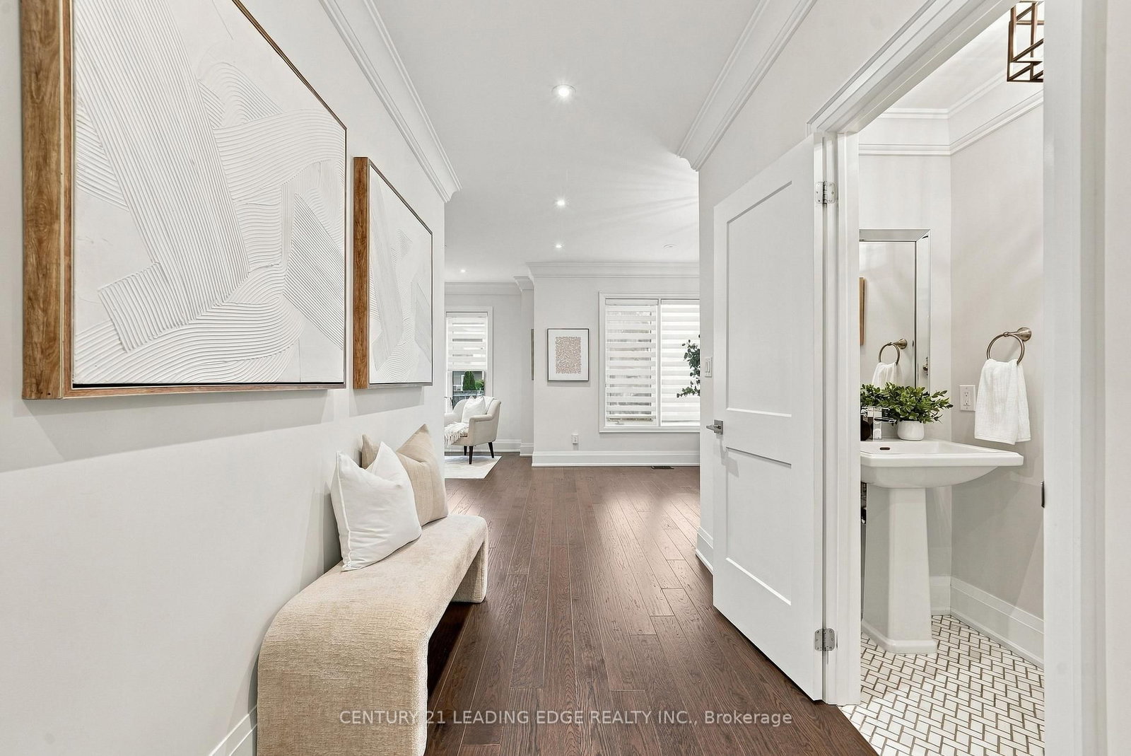 301 Fiddlers Court • Pickering, ON photo 7