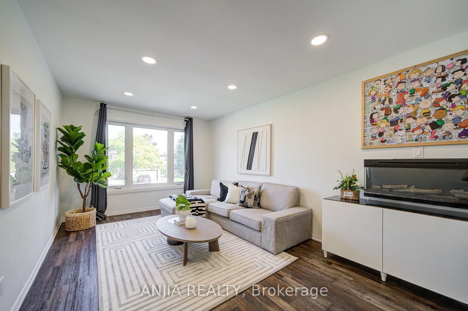63 Enchanted Hills Crescent • Toronto, ON photo 12