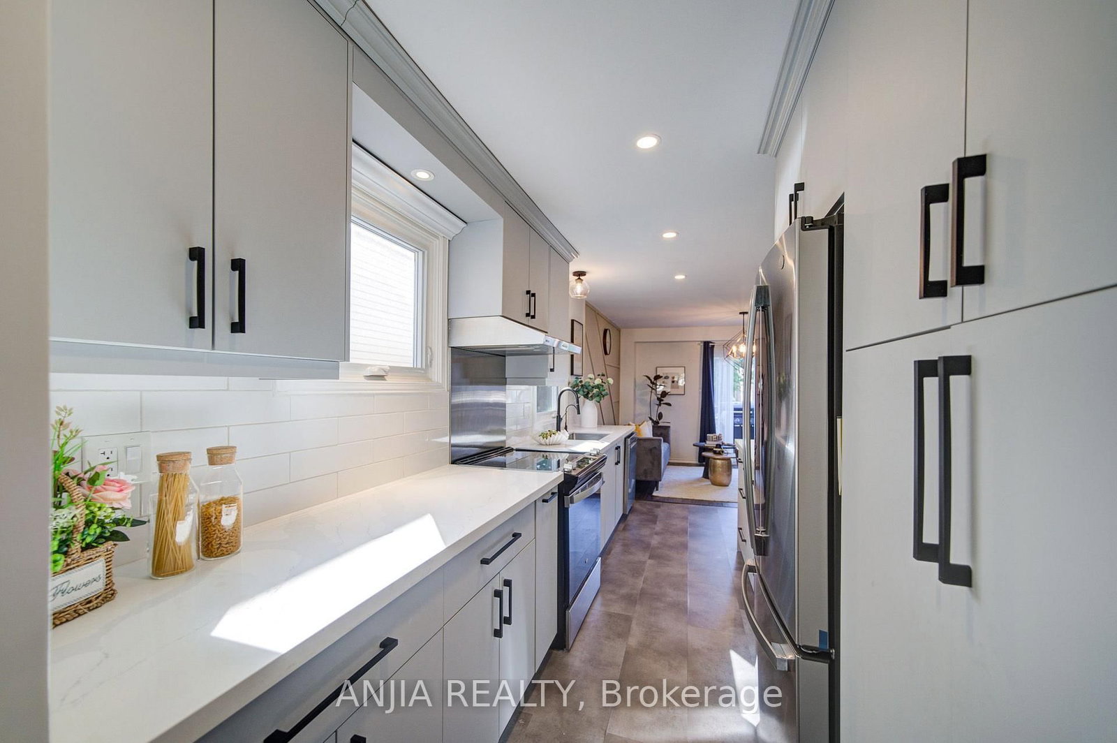 63 Enchanted Hills Crescent • Toronto, ON photo 17