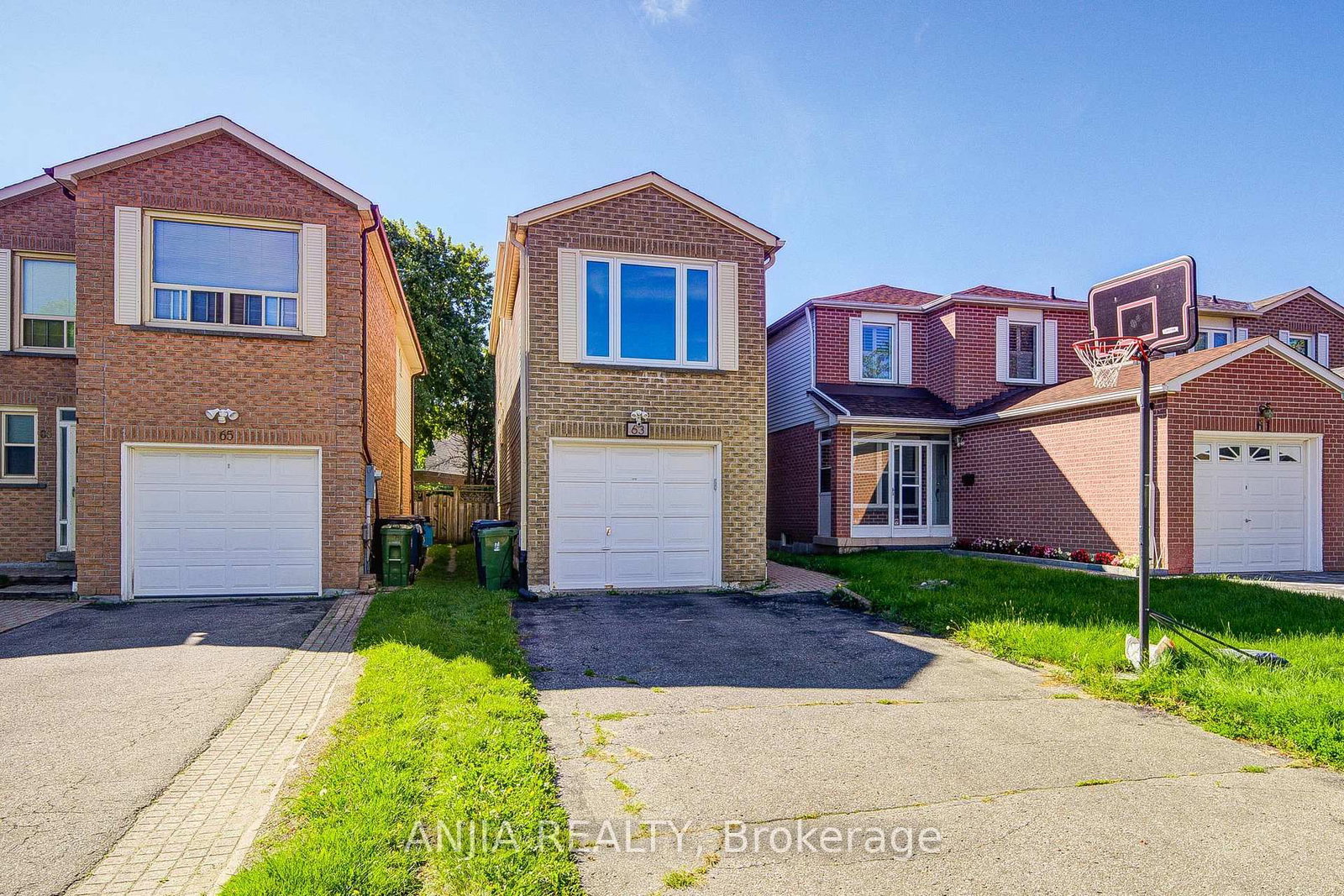 63 Enchanted Hills Crescent • Toronto, ON photo 2