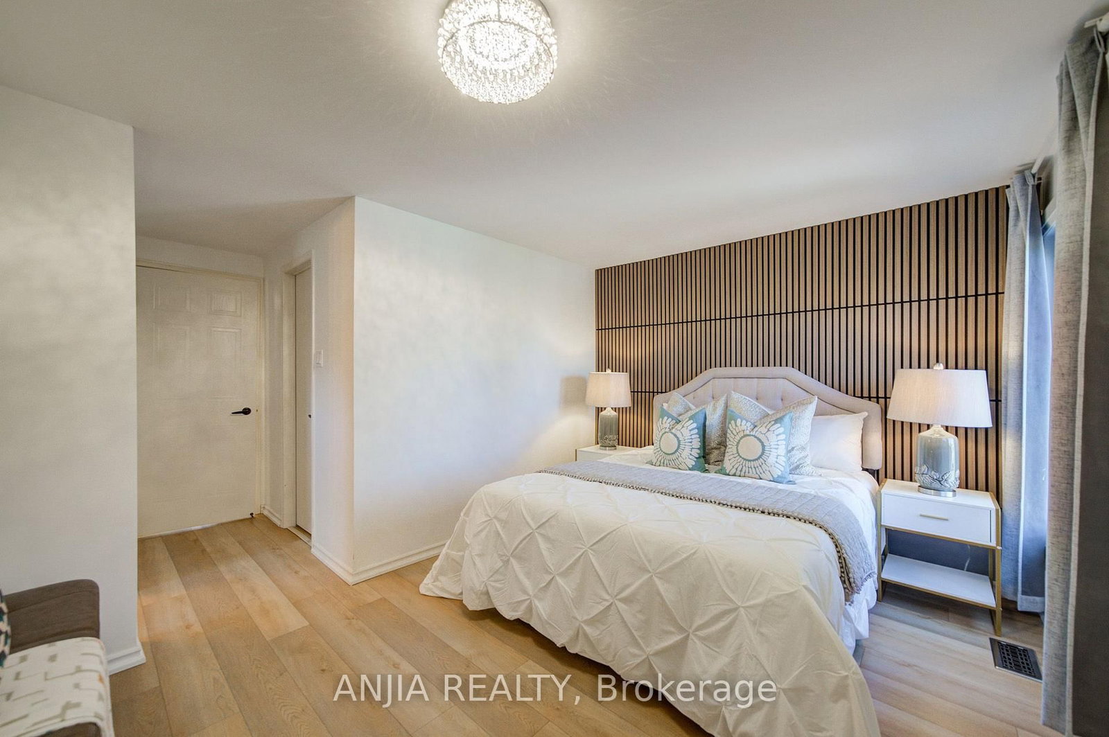 63 Enchanted Hills Crescent • Toronto, ON photo 32