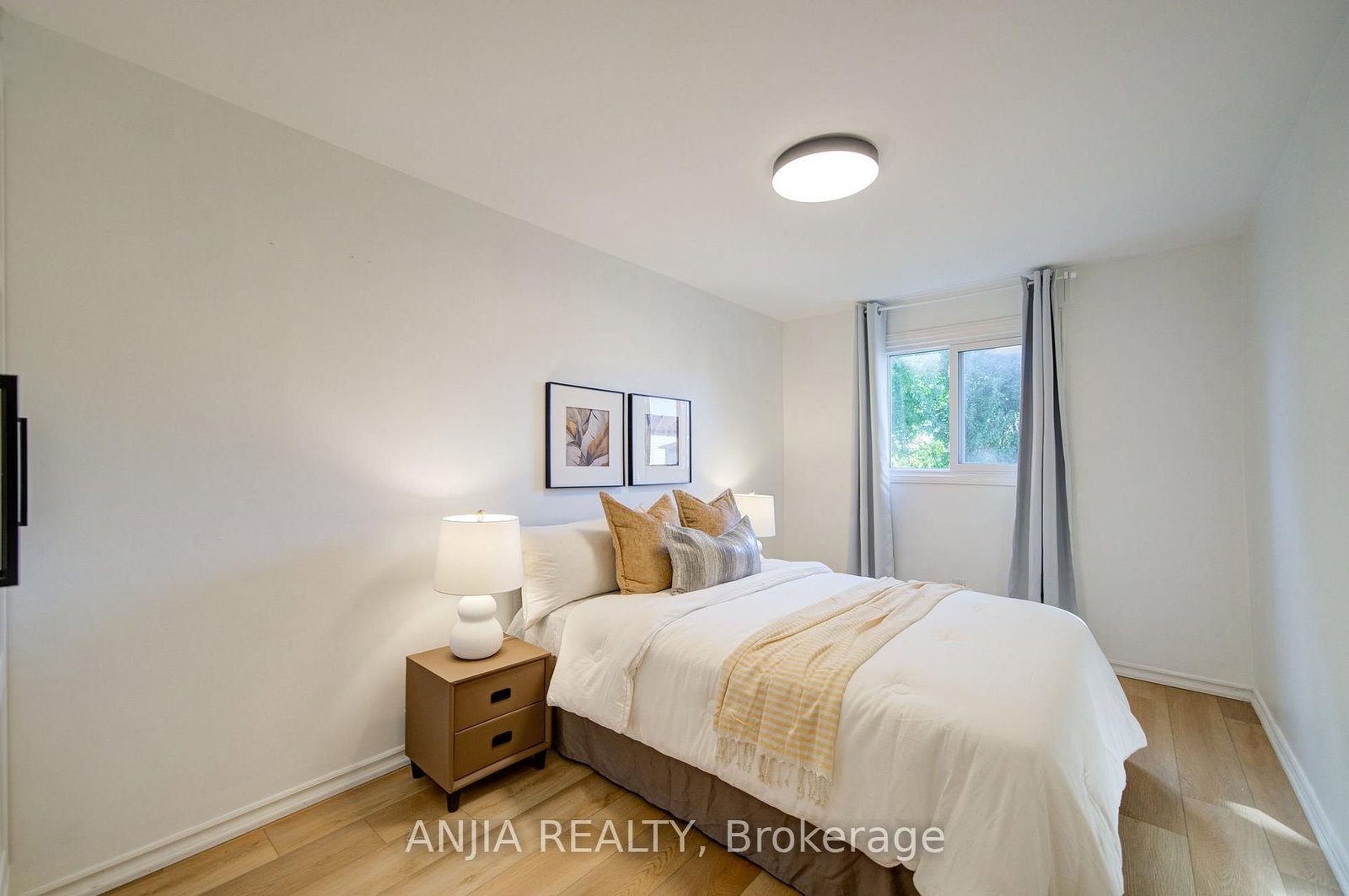 63 Enchanted Hills Crescent • Toronto, ON photo 37