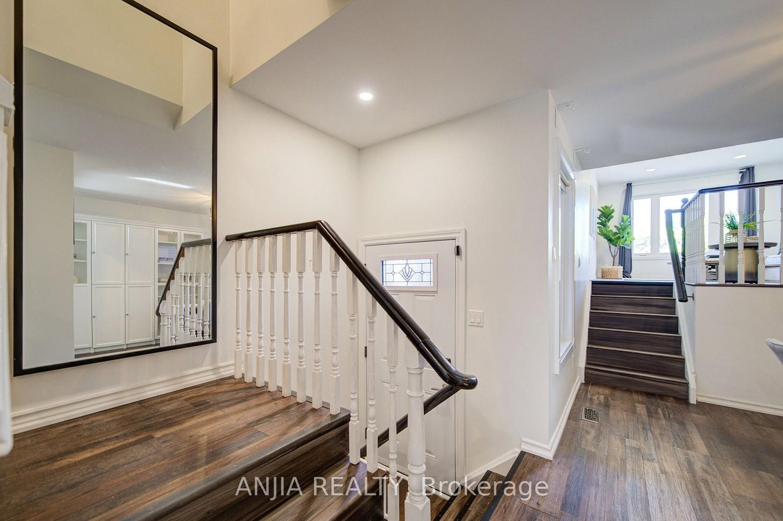 63 Enchanted Hills Crescent • Toronto, ON photo 7