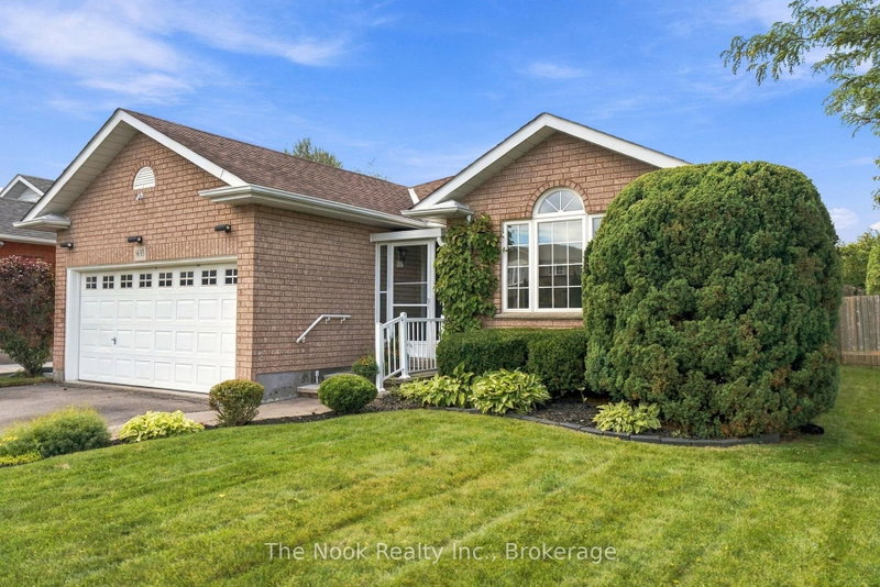 1633 Erindale Crescent