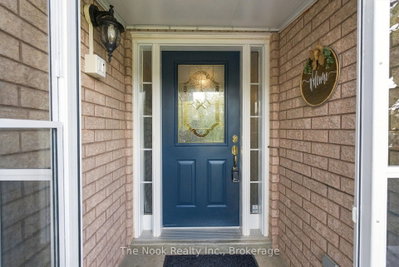 1633 Erindale Crescent • Oshawa, ON photo 4