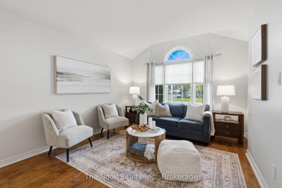 1633 Erindale Crescent • Oshawa, ON photo 6