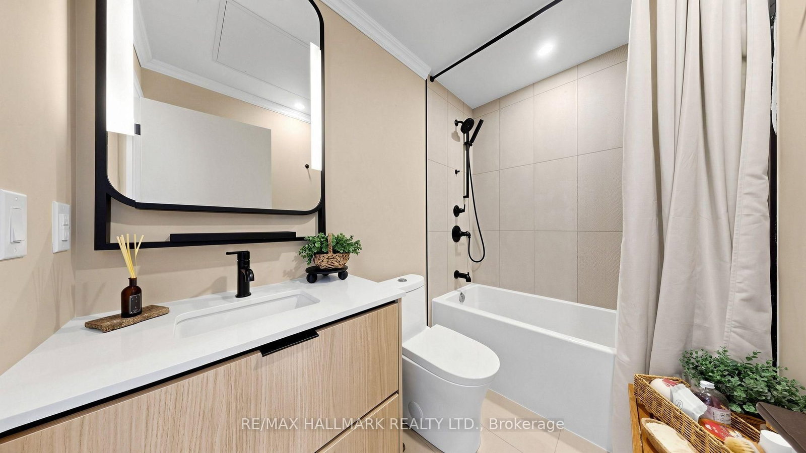 1050 Eastern Avenue • #823 • Toronto, ON photo 19