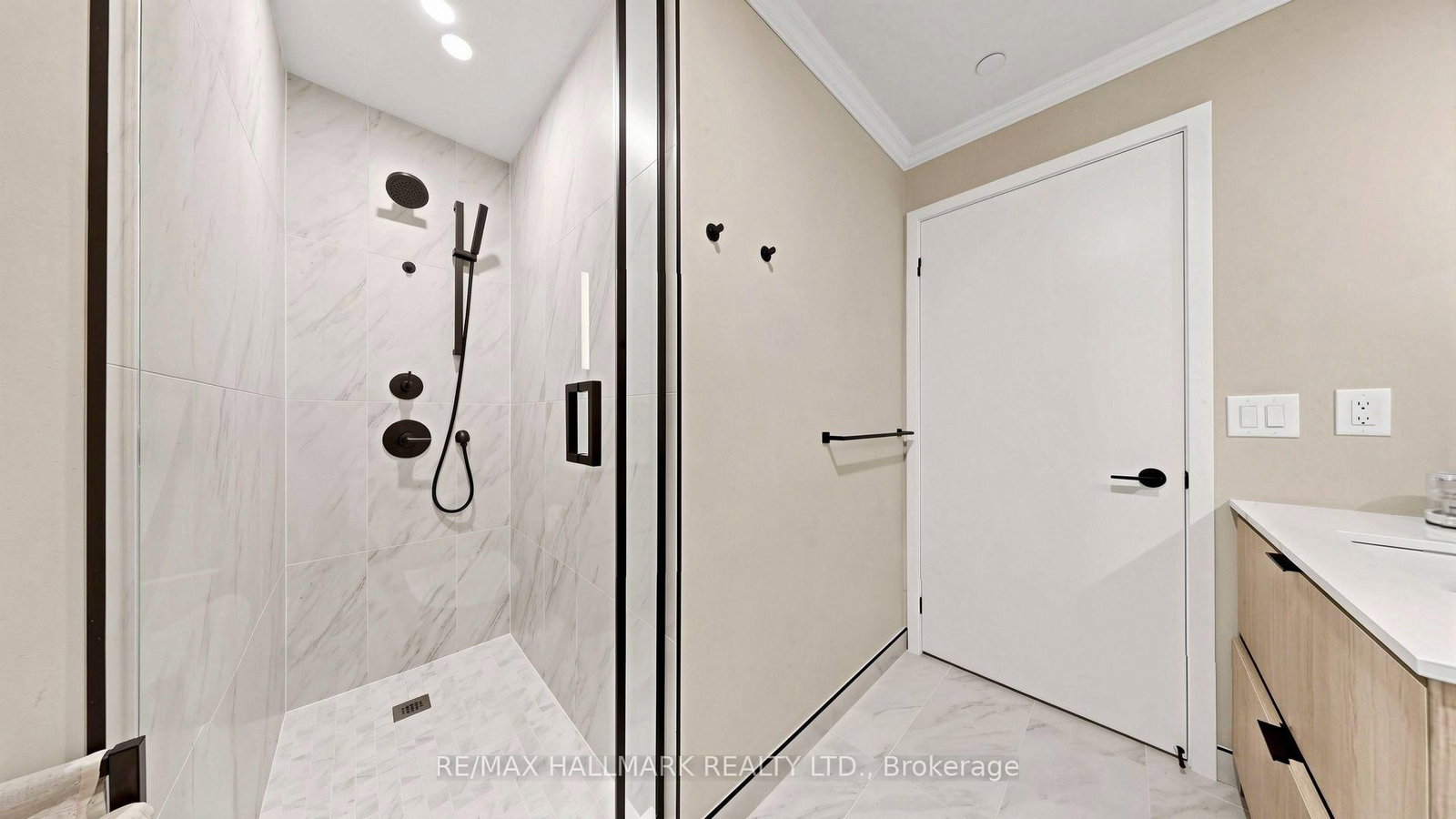1050 Eastern Avenue • #823 • Toronto, ON photo 21