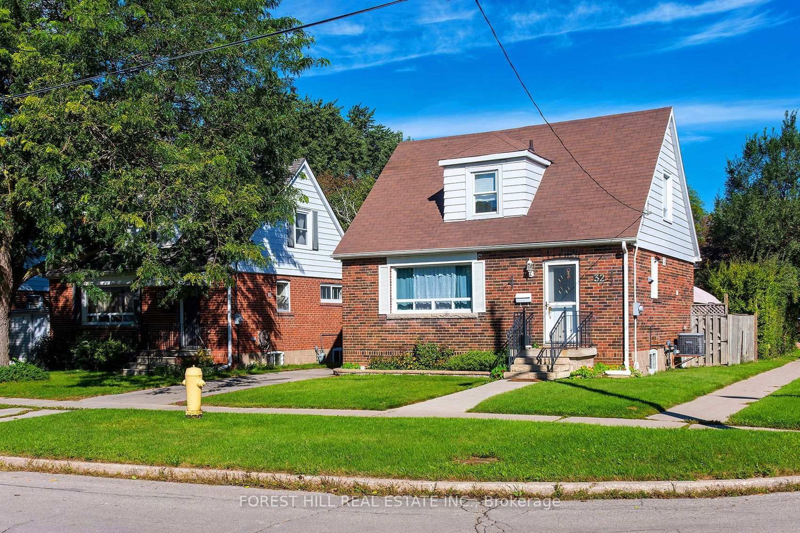 32 Stamford Square N • Toronto, ON photo 2