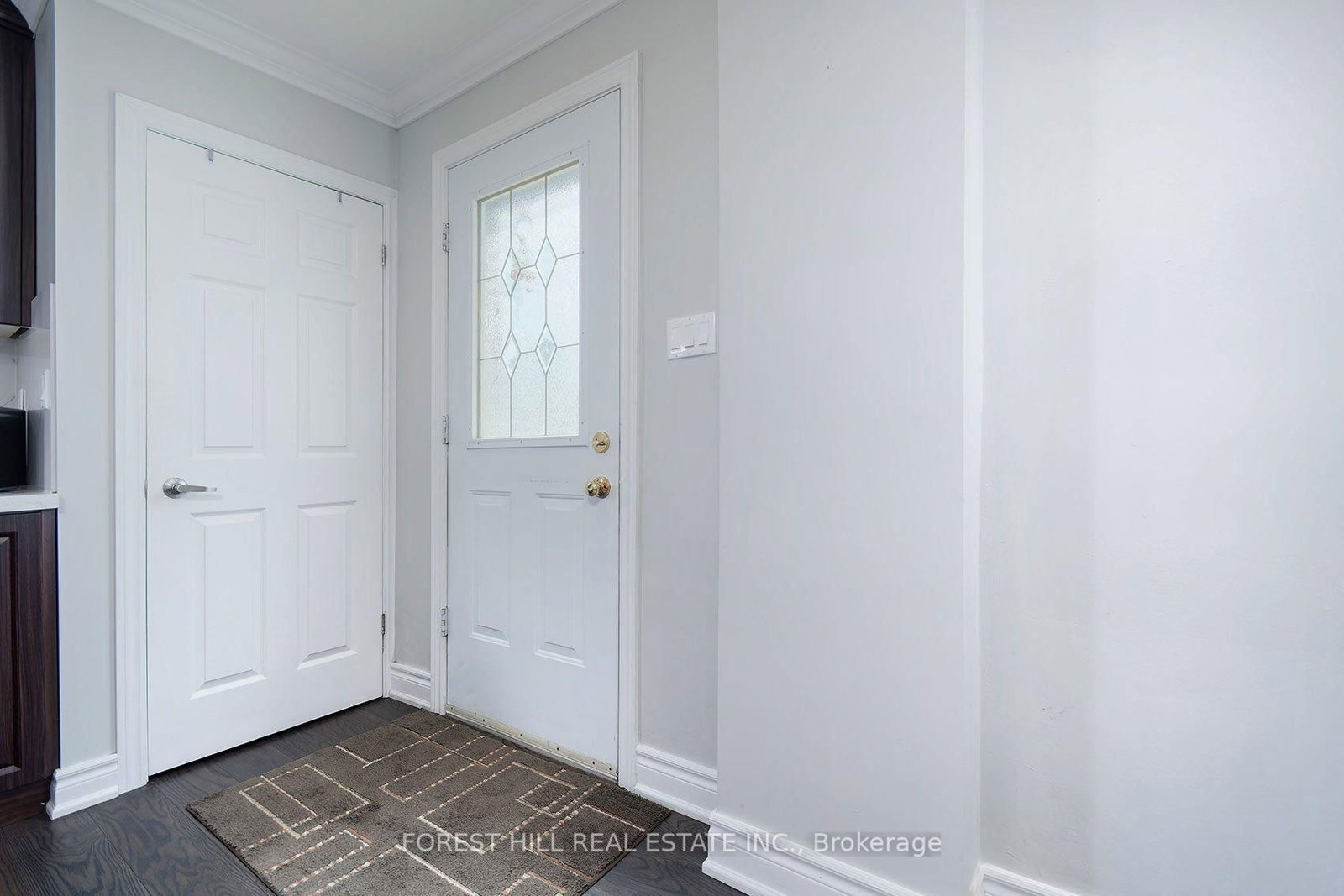 32 Stamford Square N • Toronto, ON photo 3