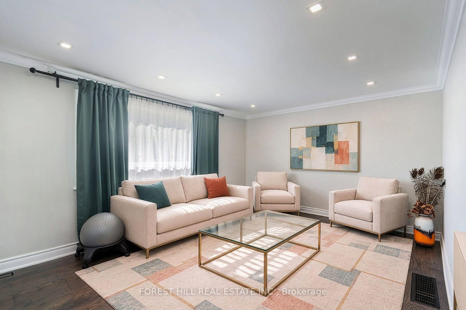 32 Stamford Square N • Toronto, ON photo 5