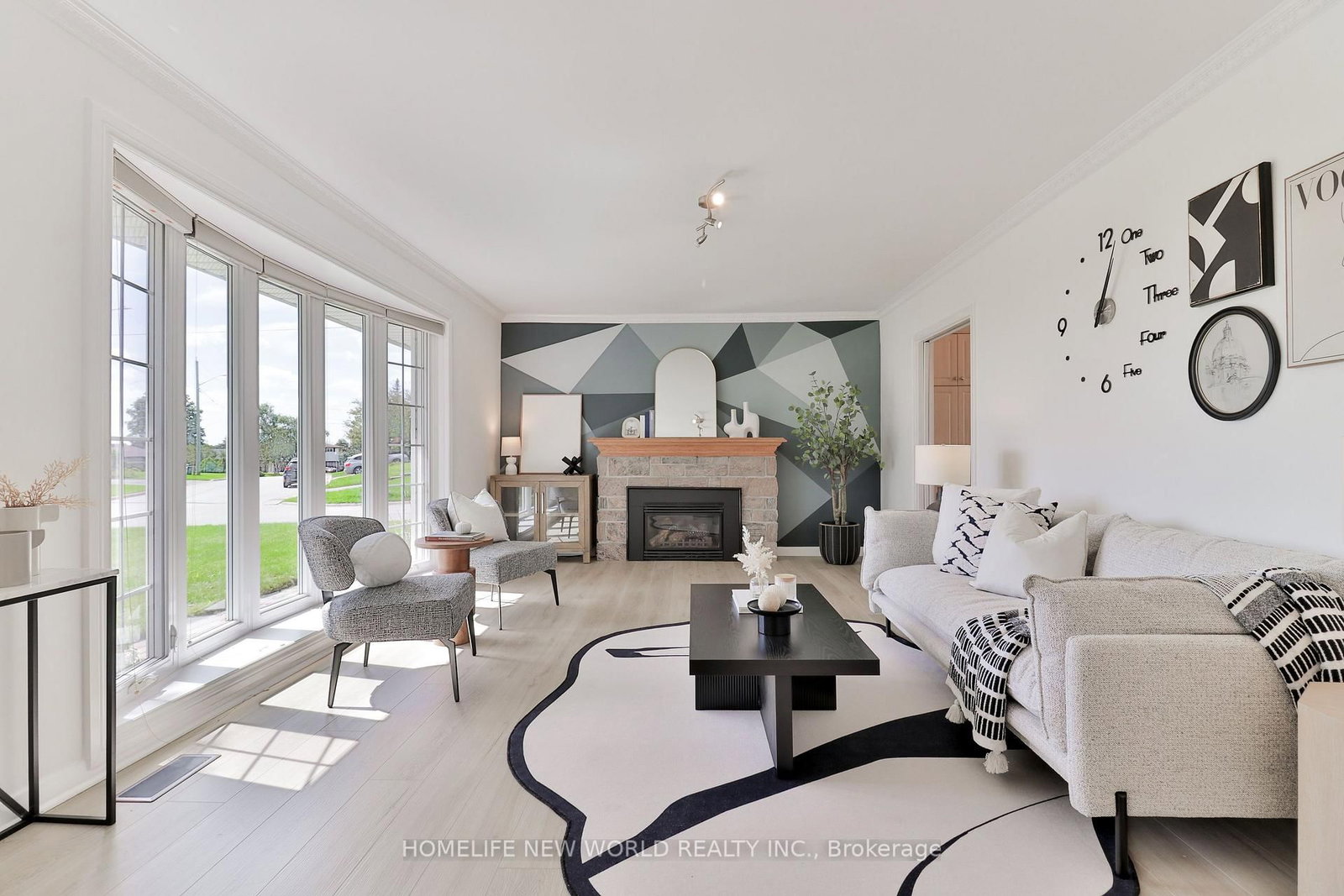 744 Tennyson Avenue • Oshawa, ON photo 3