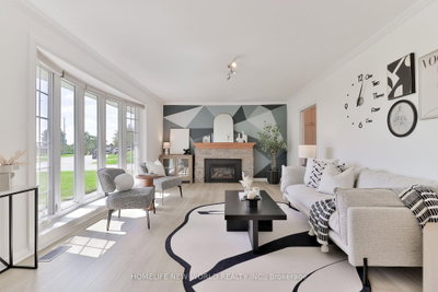744 Tennyson Avenue • Oshawa, ON photo 3