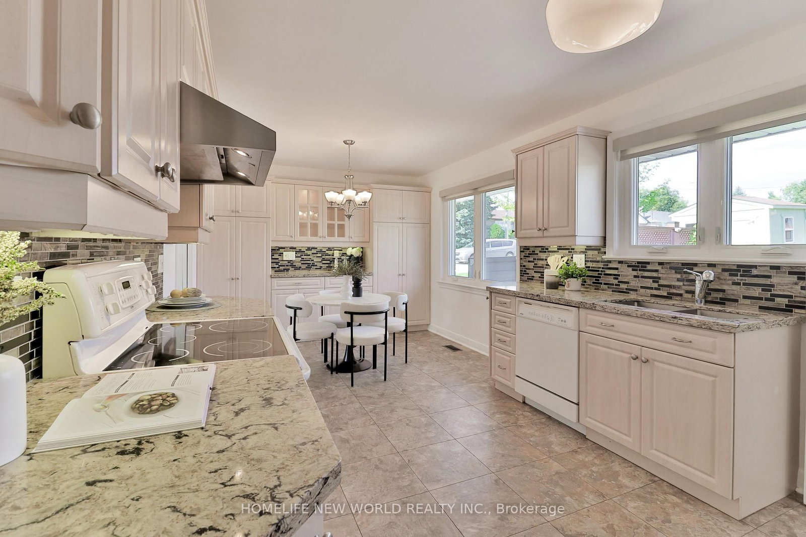 744 Tennyson Avenue • Oshawa, ON photo 5