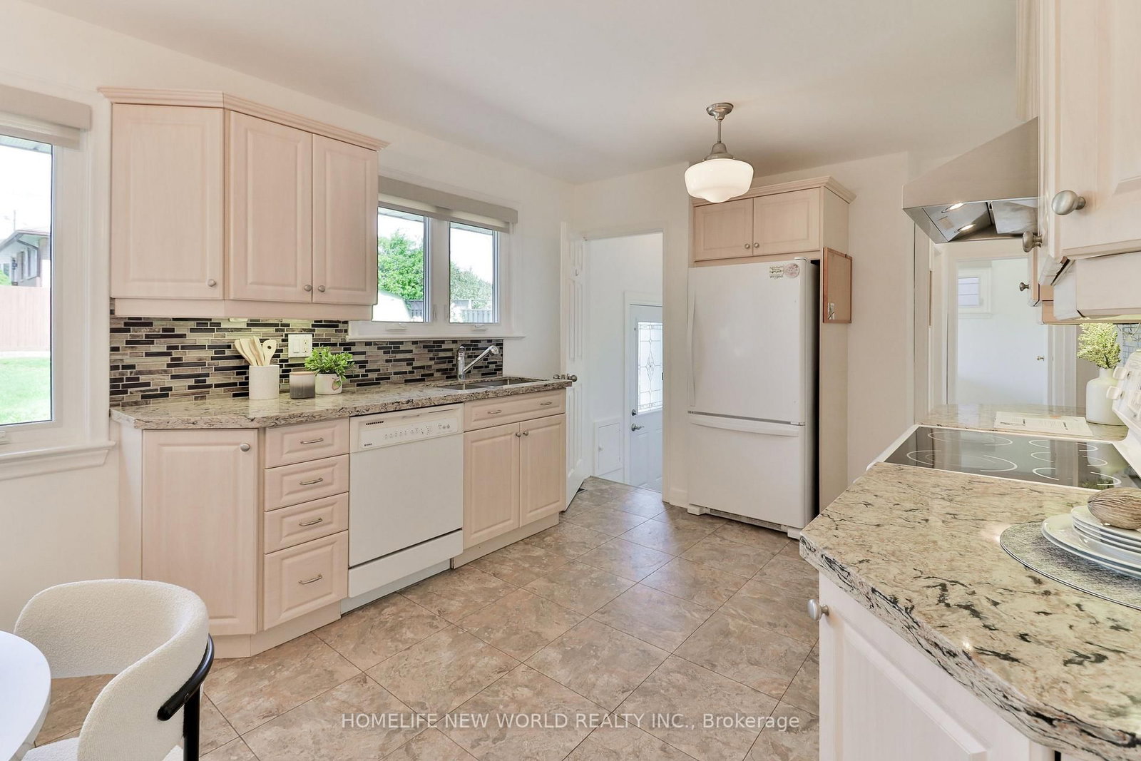 744 Tennyson Avenue • Oshawa, ON photo 6