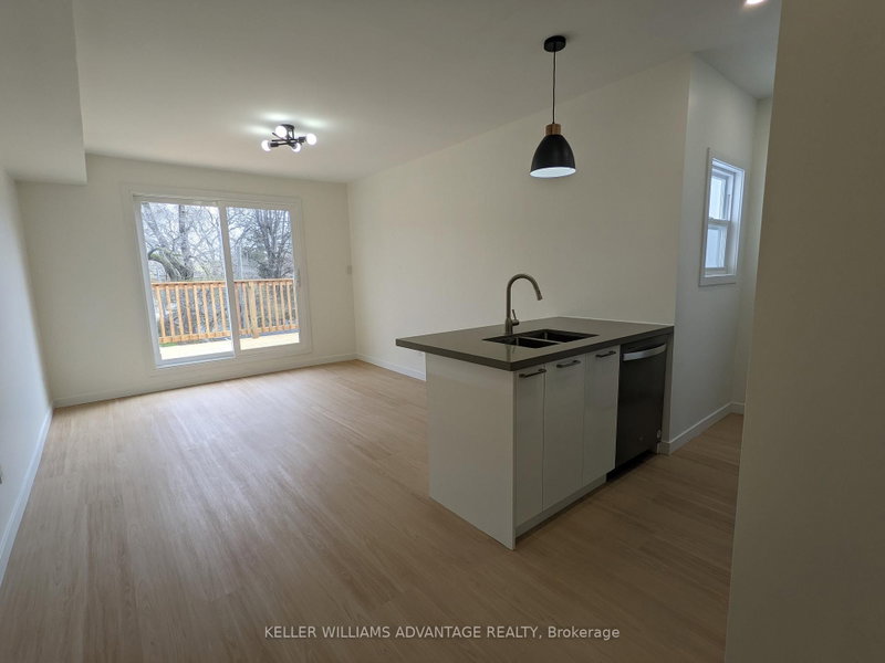 upper - 113 Woodbine Avenue