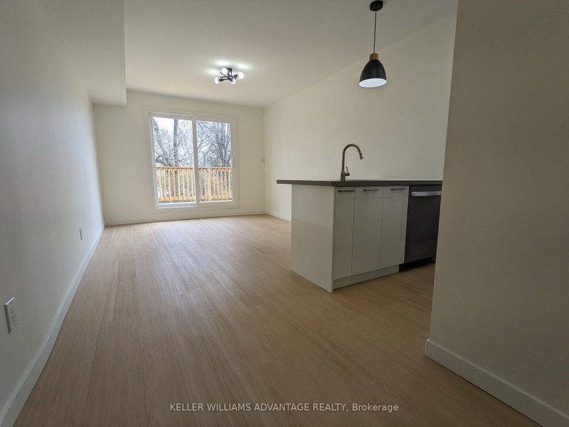 upper - 113 Woodbine Avenue