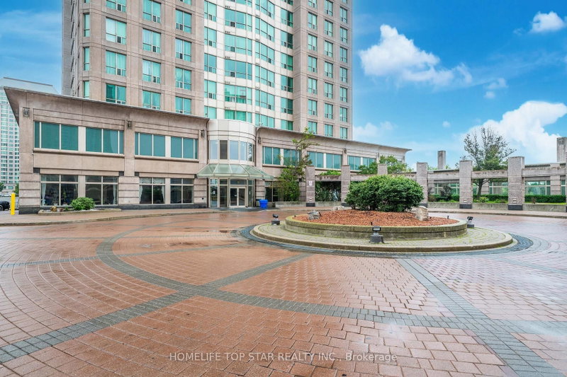 1011 - 8 Lee Centre Drive
