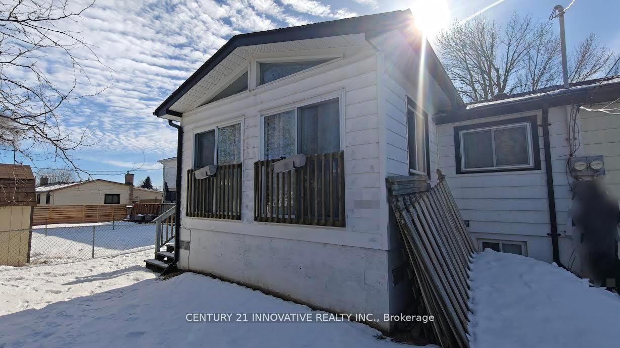 748 Krosno Boulevard • Pickering, ON photo 4