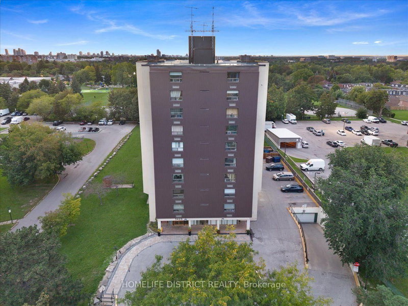 404 - 3420 Eglinton Avenue E