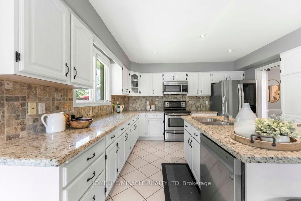 987 Copperfield Drive • Oshawa, ON photo 12