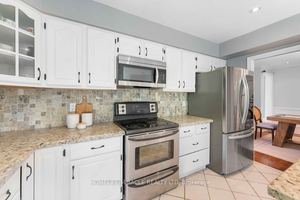 987 Copperfield Drive • Oshawa, ON photo 13