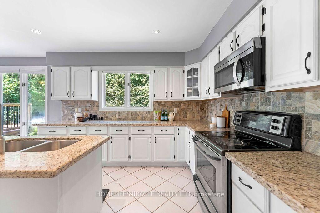 987 Copperfield Drive • Oshawa, ON photo 14