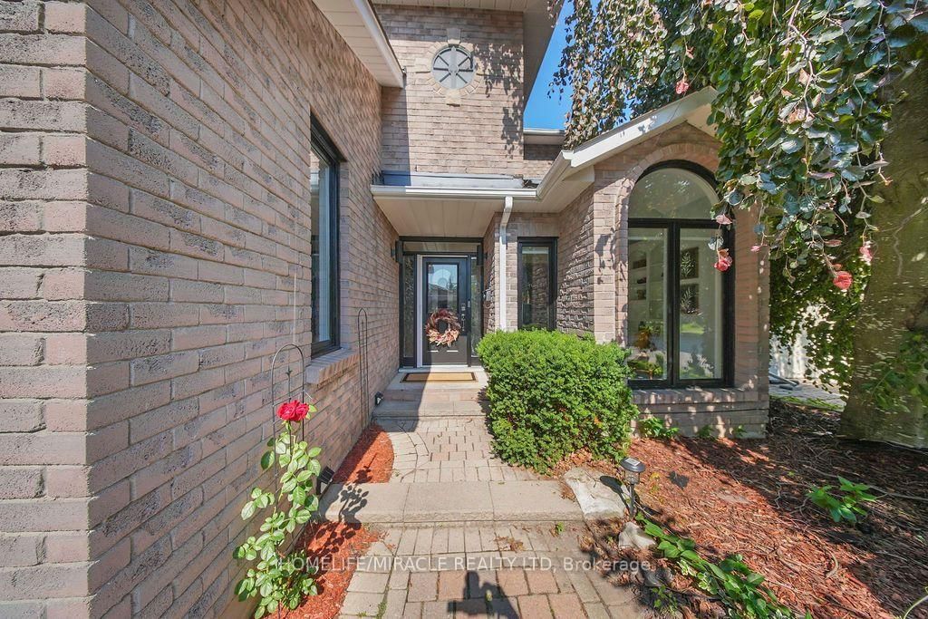 987 Copperfield Drive • Oshawa, ON photo 3