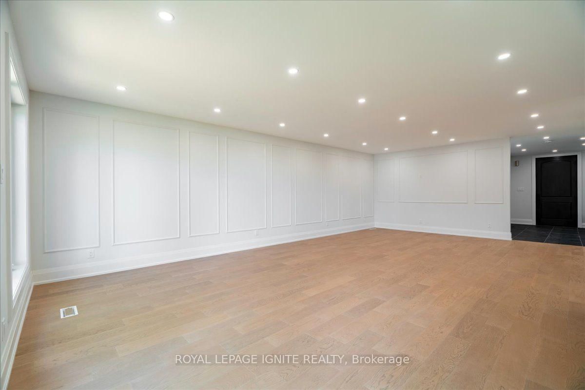 20 Castille Avenue • Toronto, ON photo 10