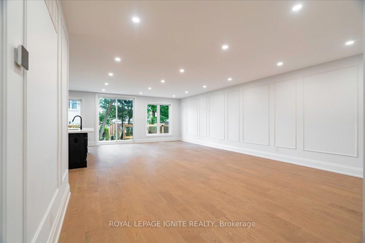20 Castille Avenue • Toronto, ON photo 8