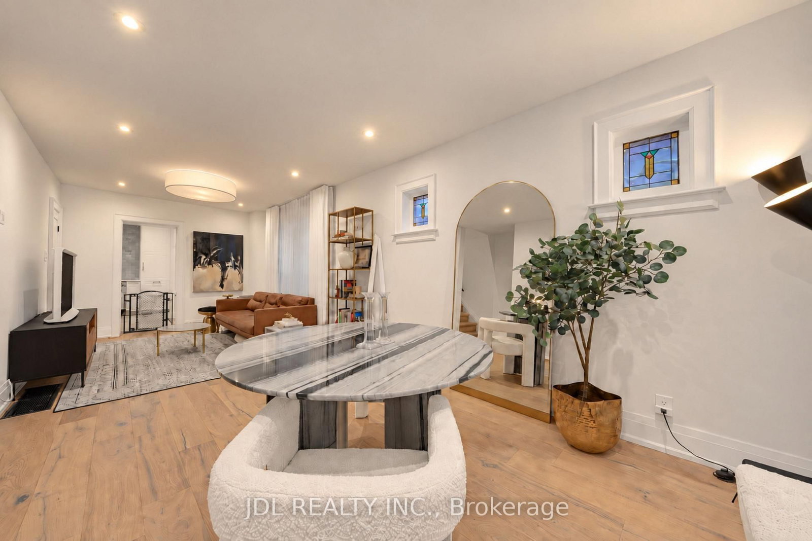 379 Scarborough Road • Toronto, ON photo 12