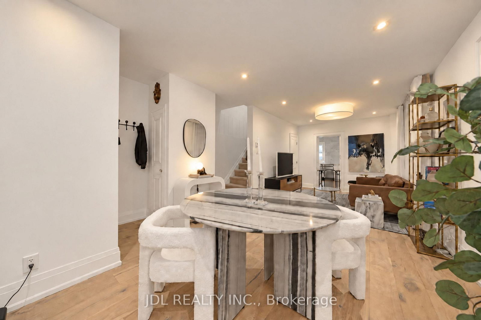 379 Scarborough Road • Toronto, ON photo 13