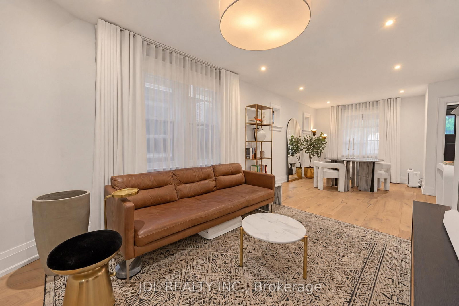379 Scarborough Road • Toronto, ON photo 16