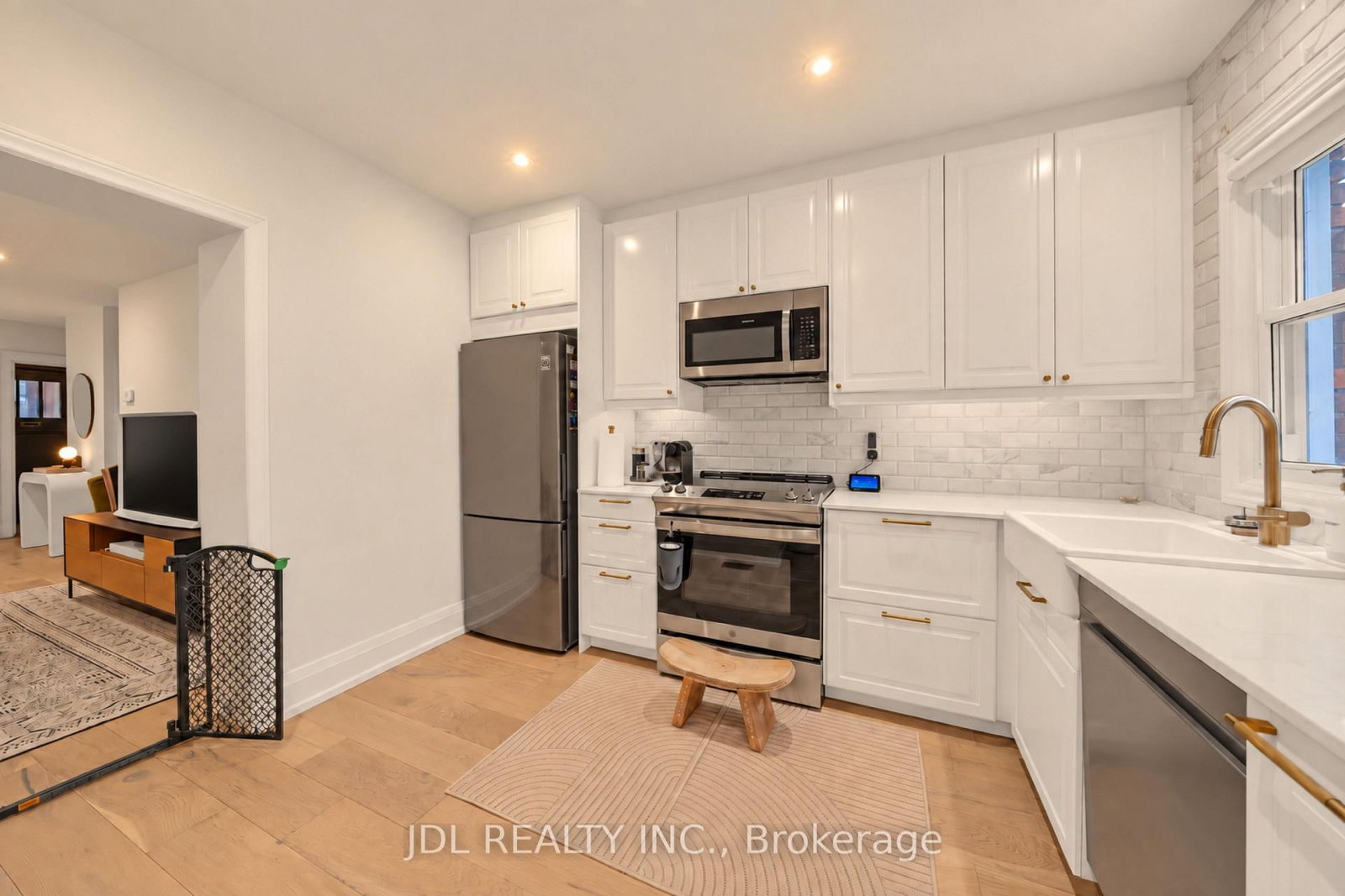 379 Scarborough Road • Toronto, ON photo 19