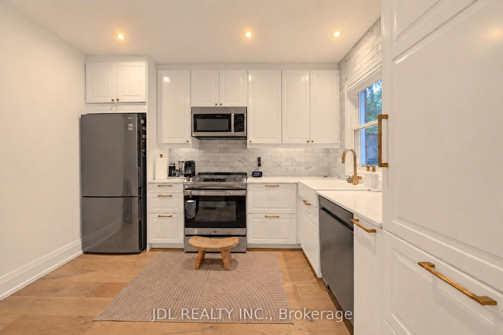 379 Scarborough Road • Toronto, ON photo 20