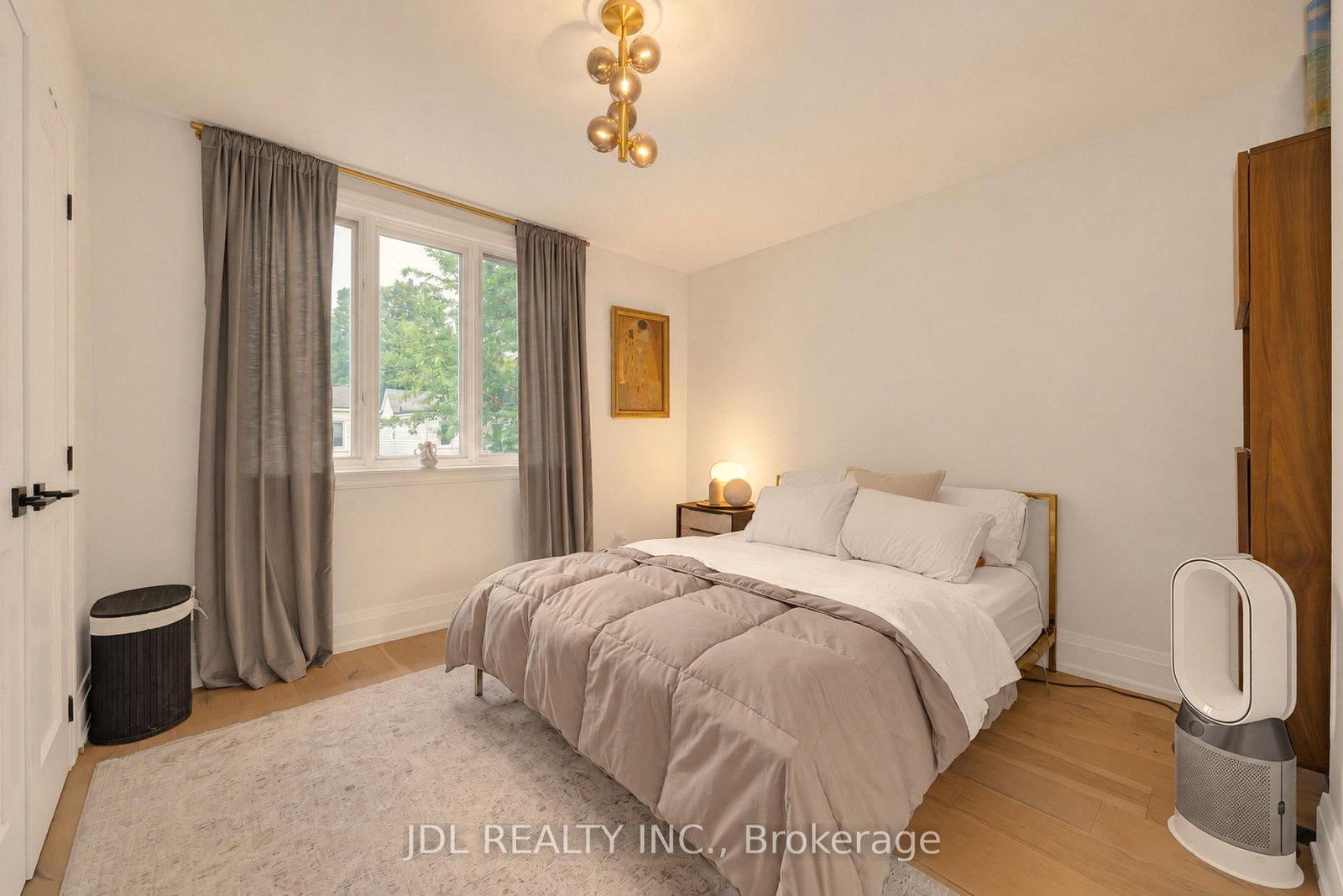 379 Scarborough Road • Toronto, ON photo 23