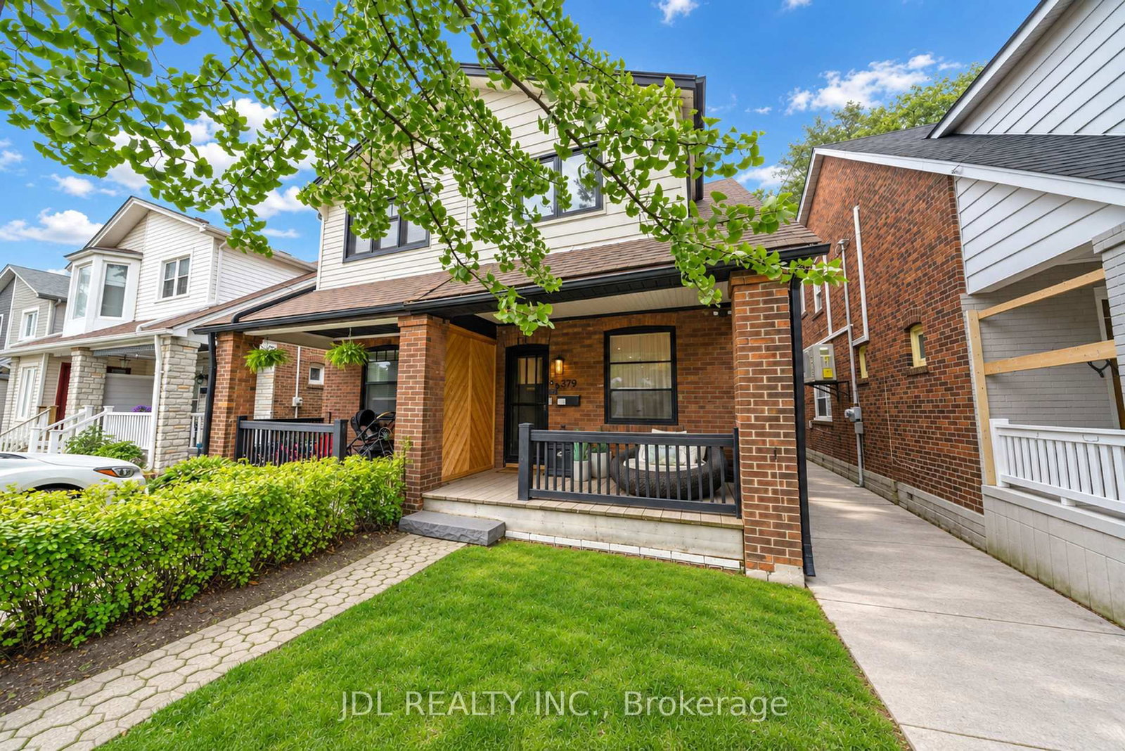 379 Scarborough Road • Toronto, ON photo 3
