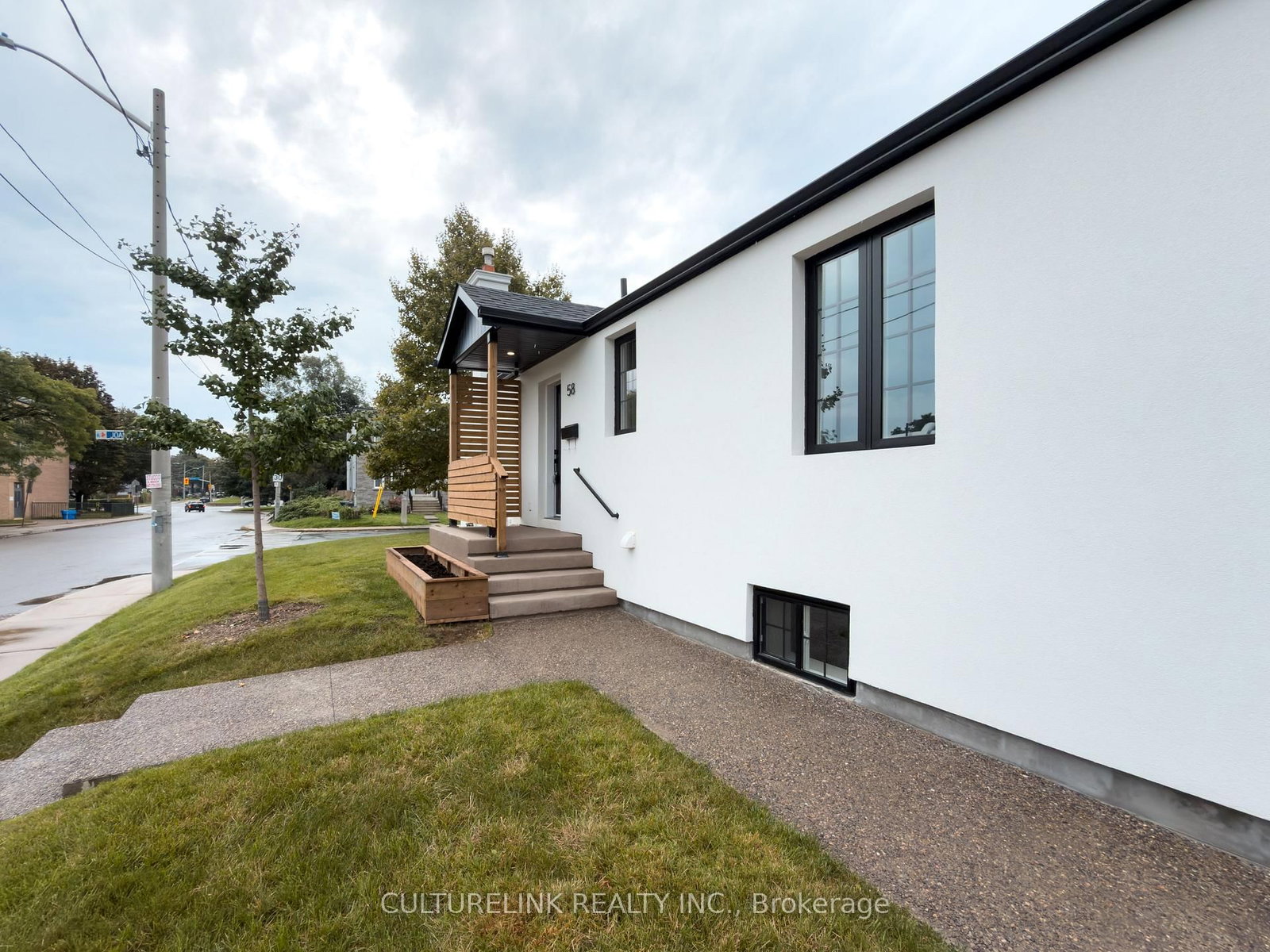 58 Joanith Drive • Toronto, ON photo 2