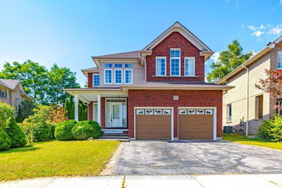 10 Thistledown Crescent, Whitby, ON