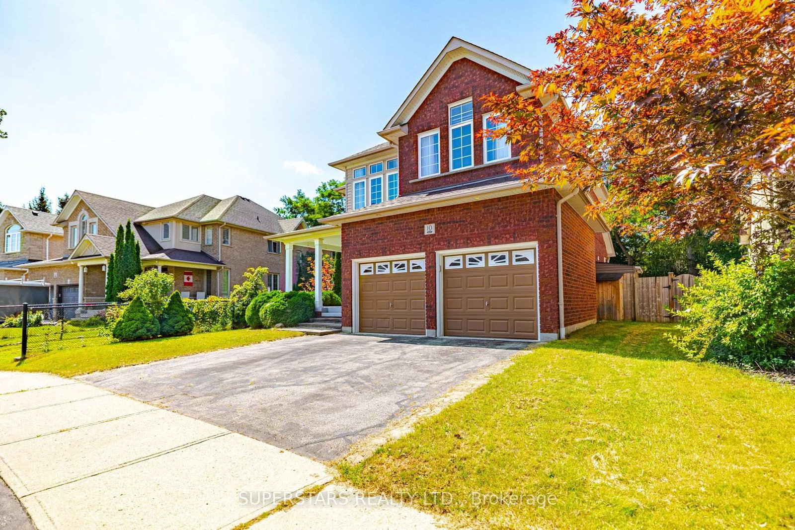 10 Thistledown Crescent • Whitby, ON photo 3