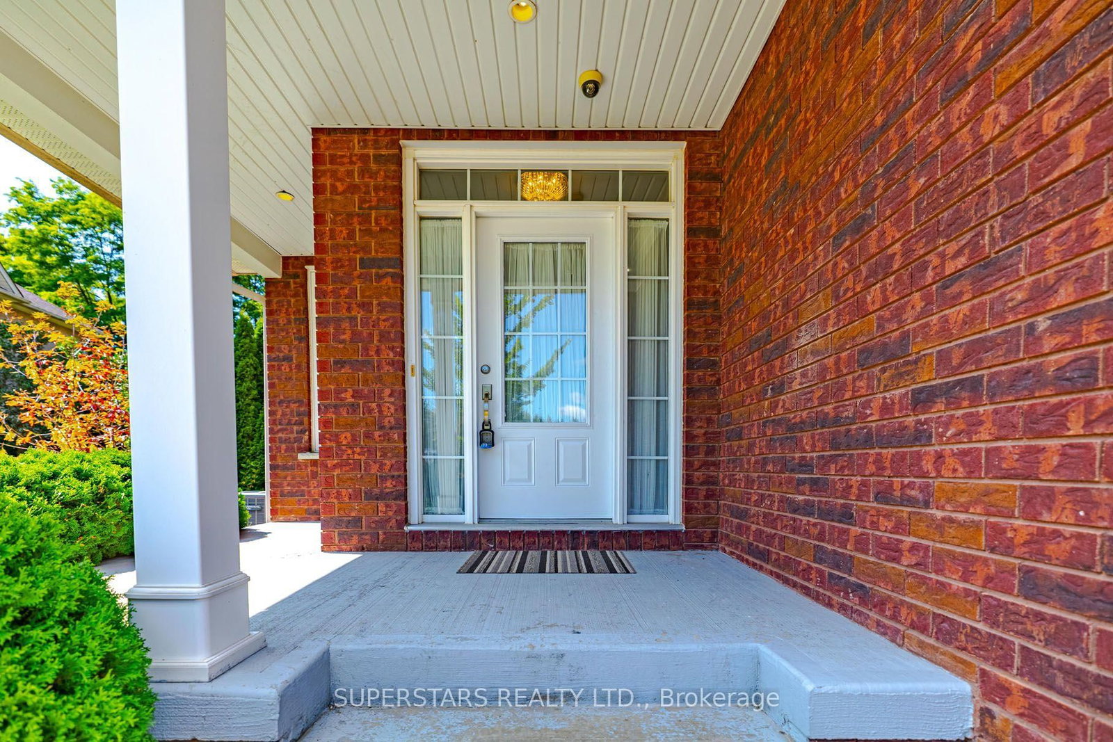 10 Thistledown Crescent • Whitby, ON photo 5