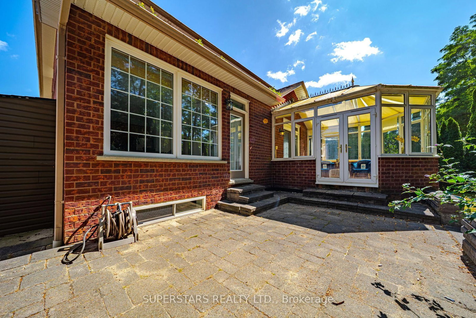 10 Thistledown Crescent • Whitby, ON photo 6