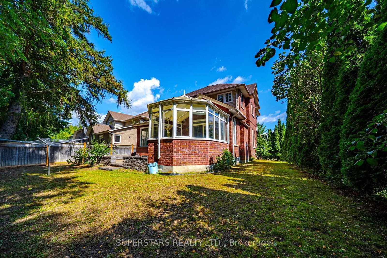 10 Thistledown Crescent • Whitby, ON photo 7