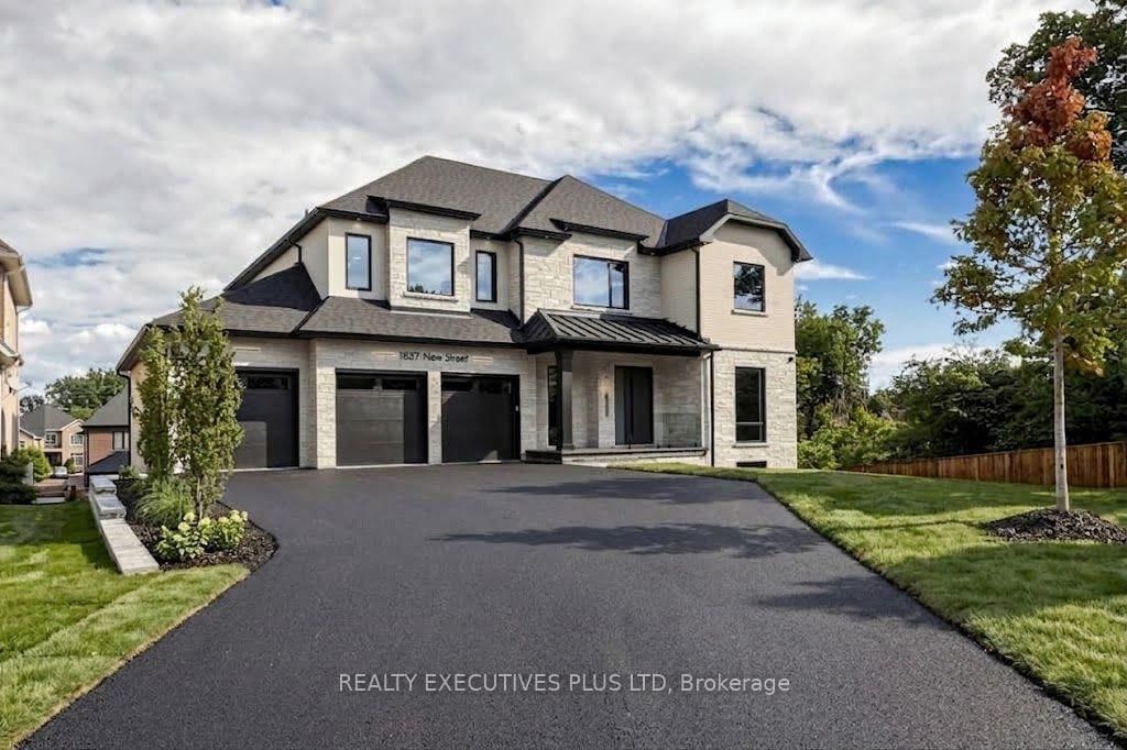 1837 New Street • Pickering, ON photo 1