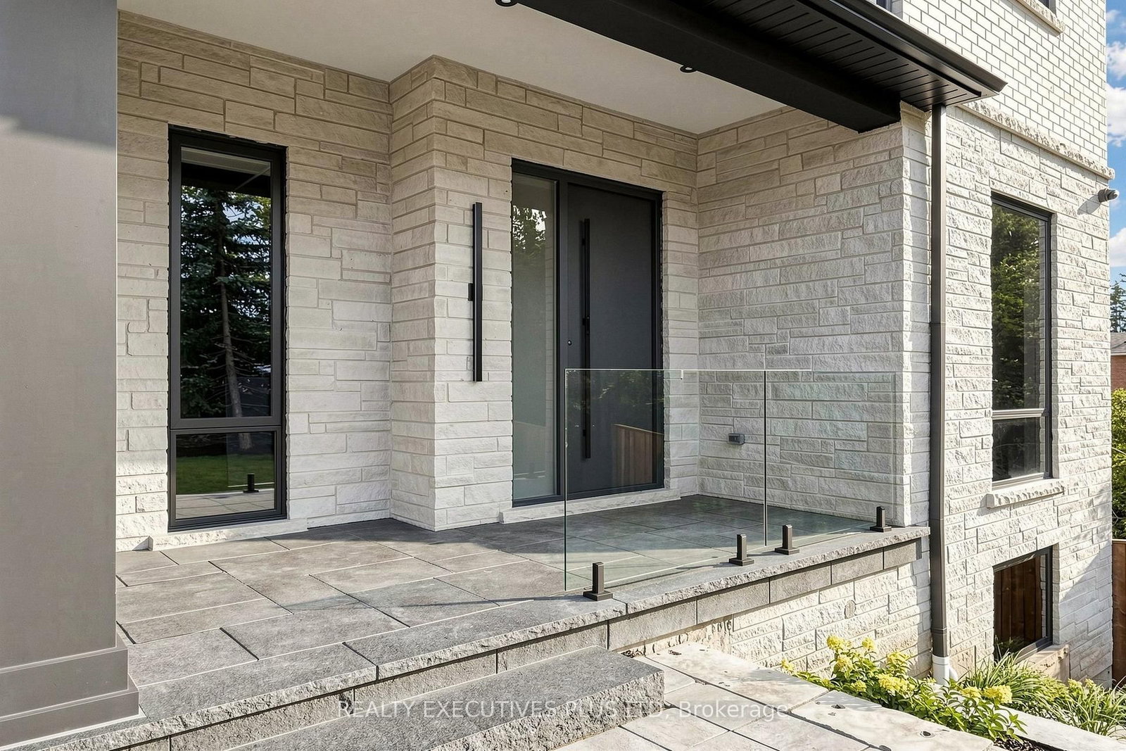 1837 New Street • Pickering, ON photo 3