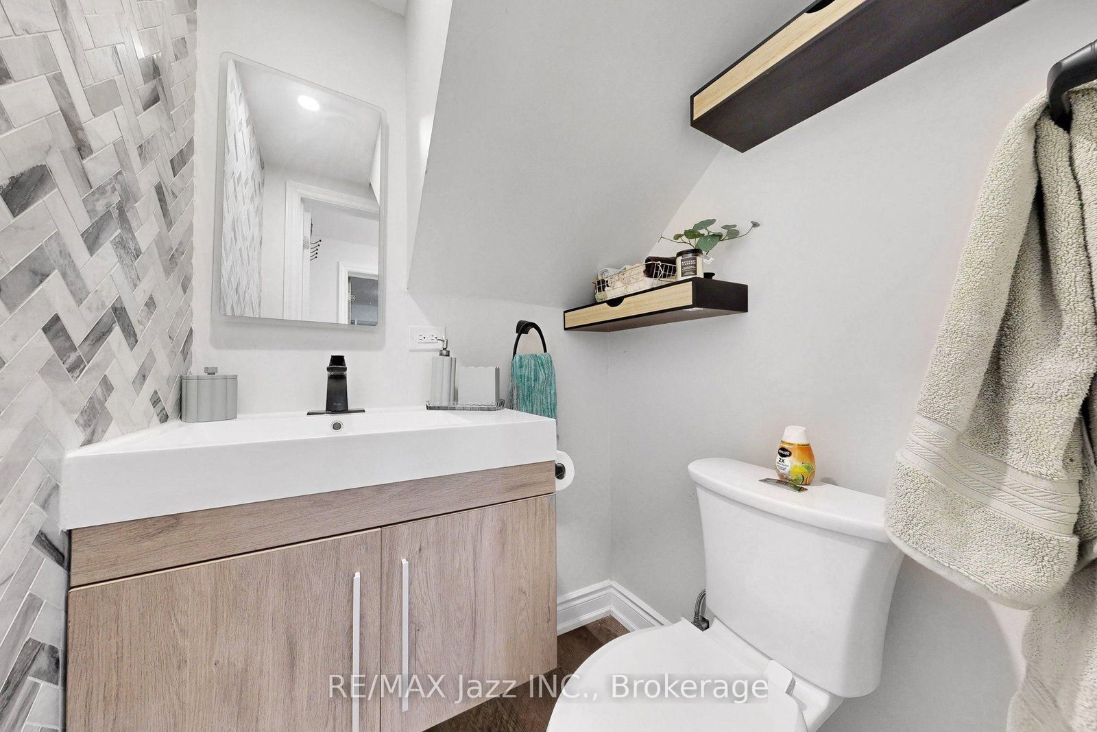 119 Elizabeth Street • Oshawa, ON photo 35