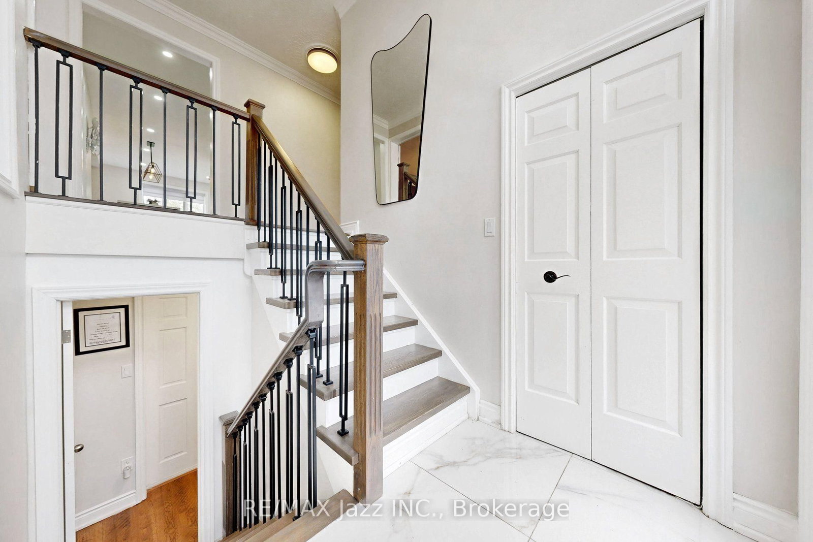119 Elizabeth Street • Oshawa, ON photo 4