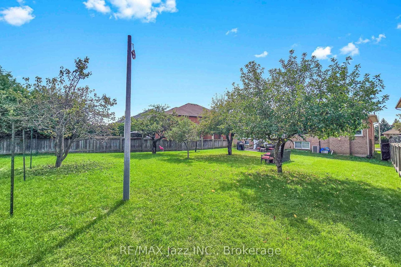 119 Elizabeth Street • Oshawa, ON photo 49
